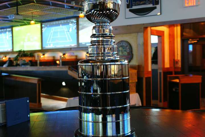 Sports bar