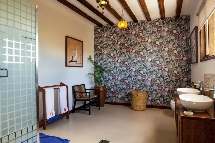 Room 65 of 150