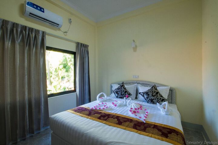 Room 10 of 21