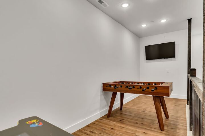 Room 33 of 53