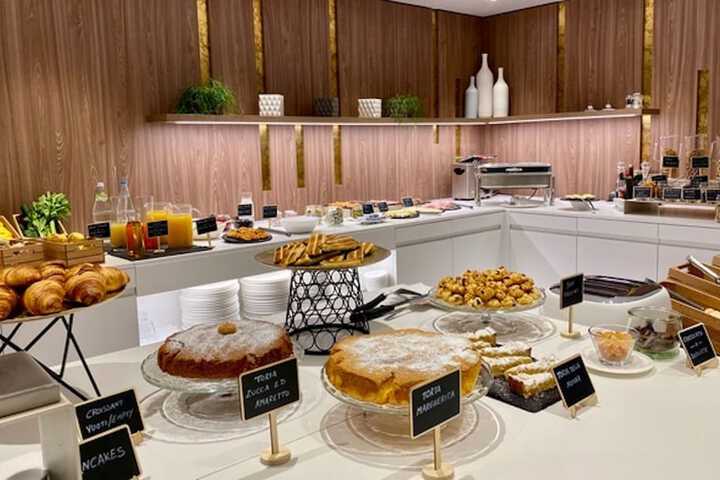Breakfast/Coffee Service 64 of 89