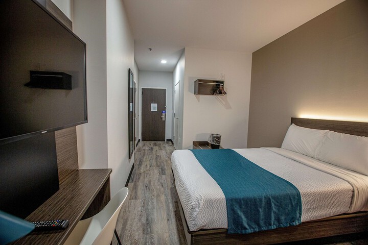 Room 13 of 47