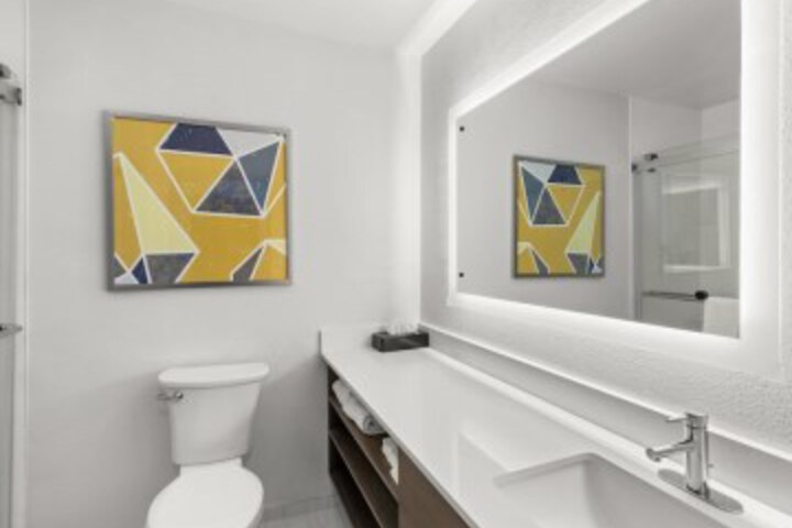 Room 26 of 41