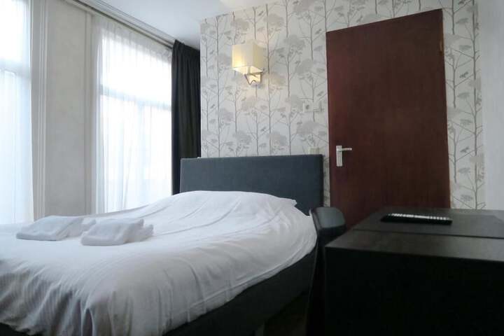 Room 16 of 53