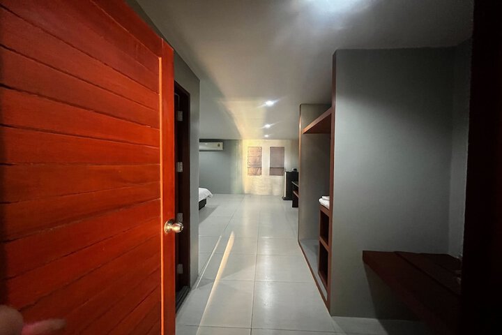 Room 11 of 53