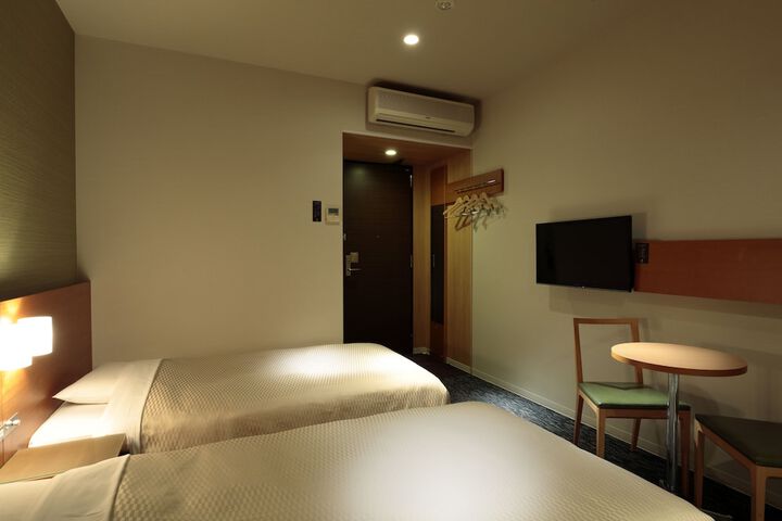 Room 16 of 75
