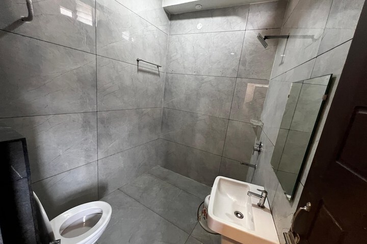 Room 8 of 21