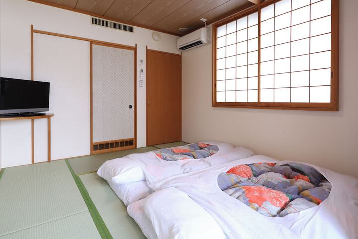 Room 26 of 83
