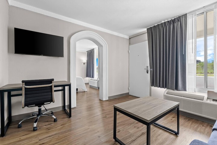 Room 18 of 45