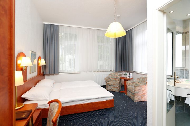Room 8 of 31
