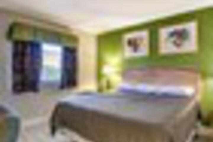 Room 32 of 69