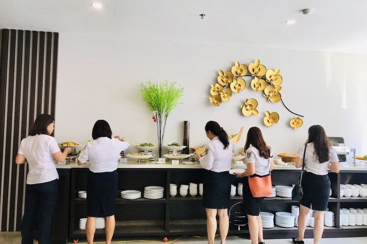 Dining 69 of 92