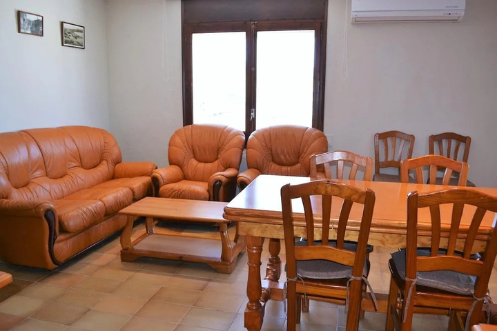 Room 5 of 13