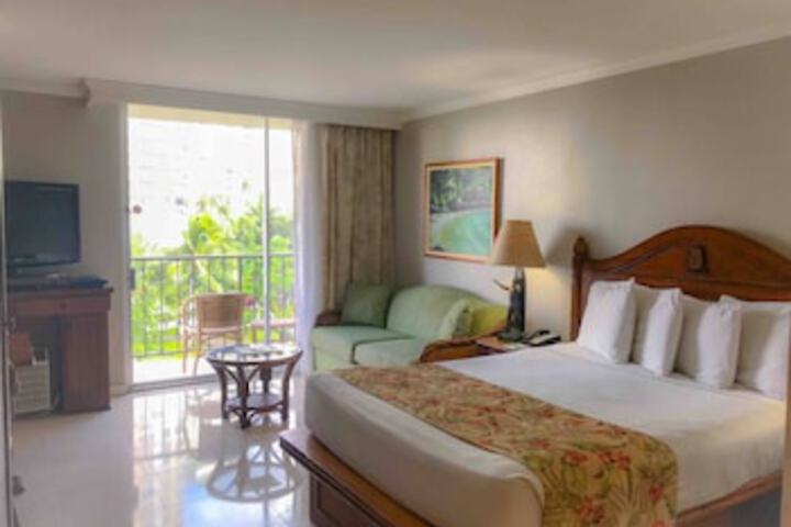 Image of Luxurious Stay in Waikiki Steps to Waikiki Beach