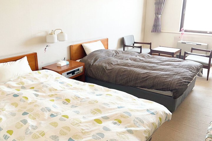 Room 13 of 33
