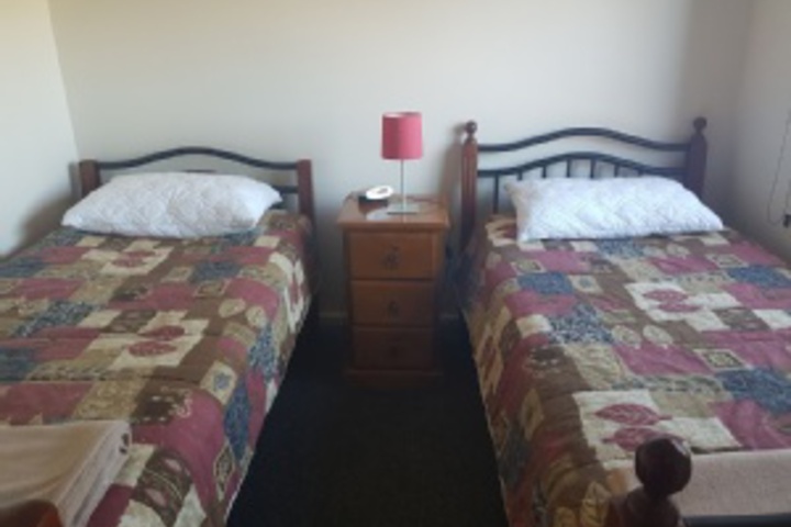 Room 596 of 792