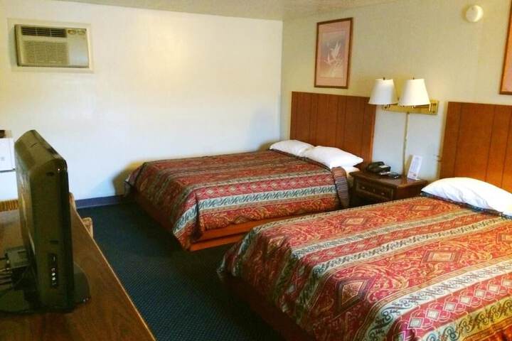 Room 4 of 4