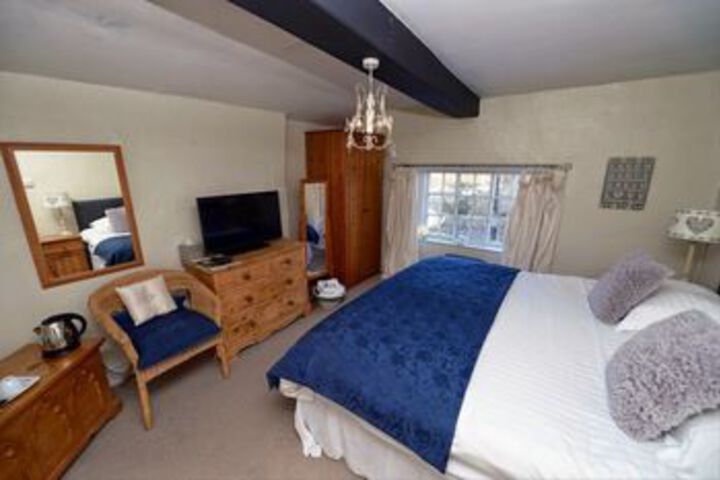 Room 9 of 34