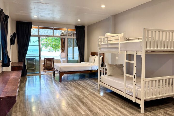 Room 30 of 118