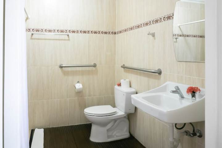 Room 32 of 50