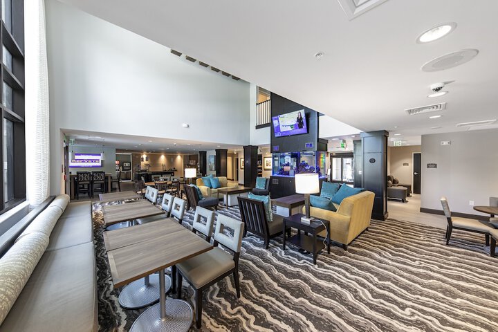 Lobby lounge