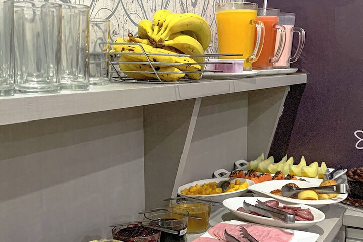 Breakfast/Coffee Service 24 of 26