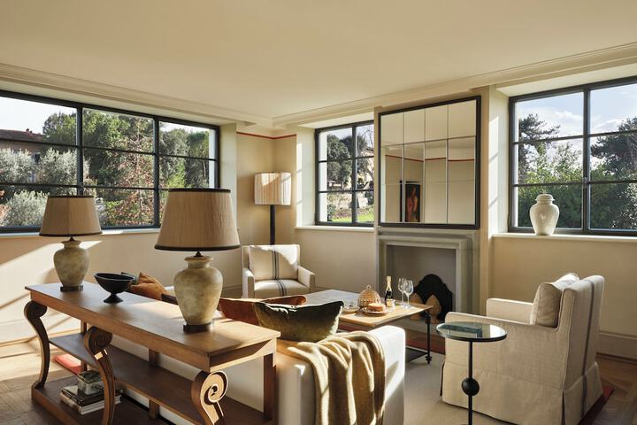 Room 35 of 162