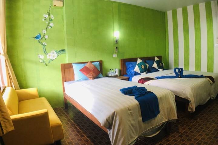 Room 26 of 108