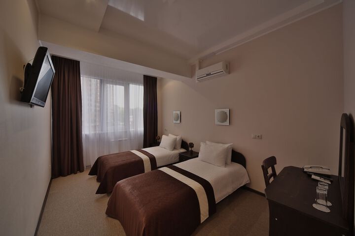 Room 8 of 26