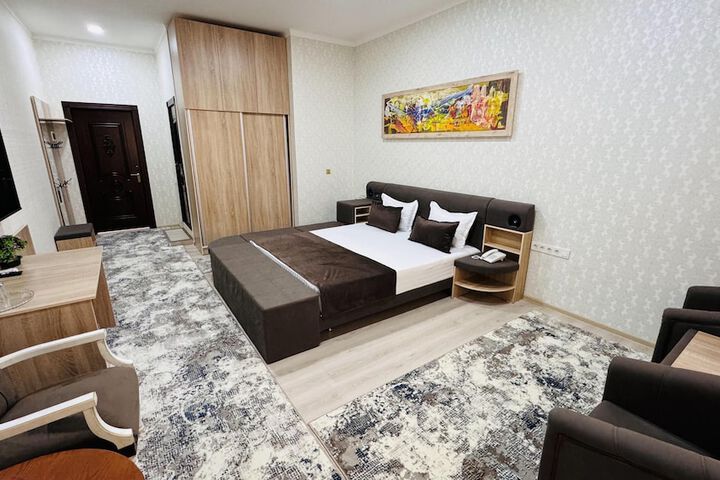 Room 3 of 35