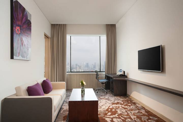 Room 10 of 52