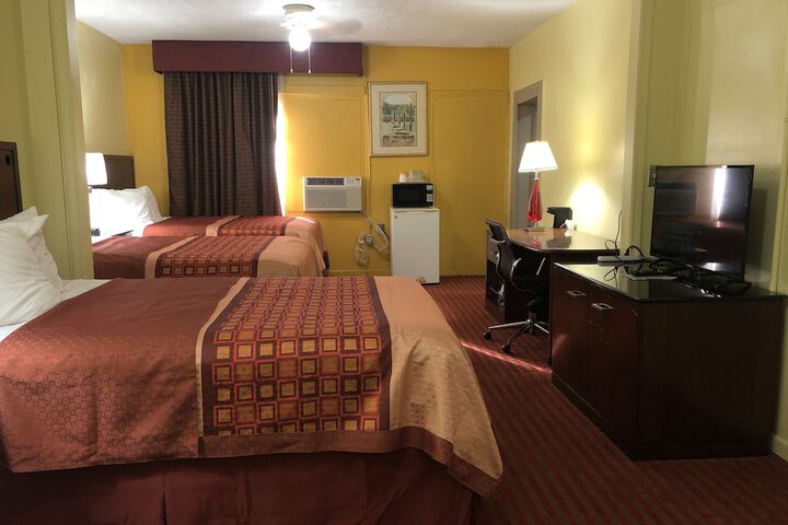 Room 6 of 30
