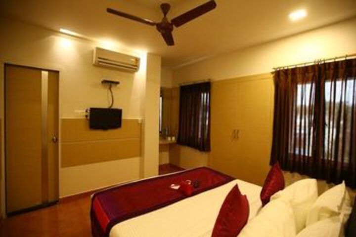 Room 2 of 4