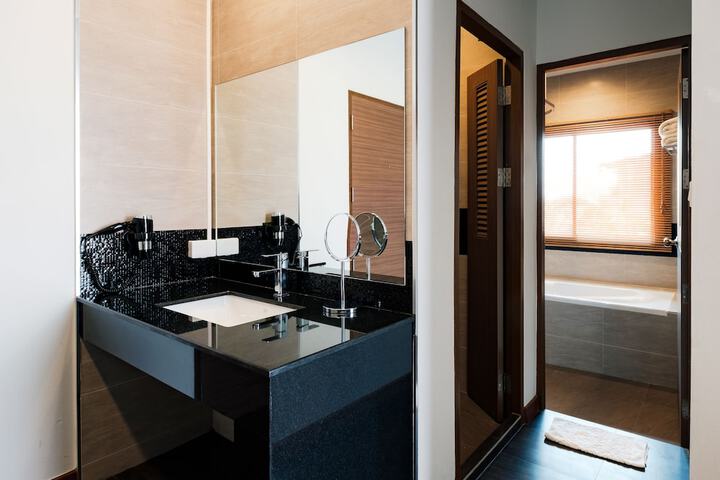 Room 73 of 125