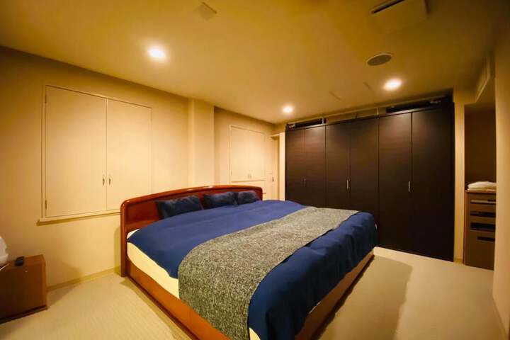 Room 11 of 26