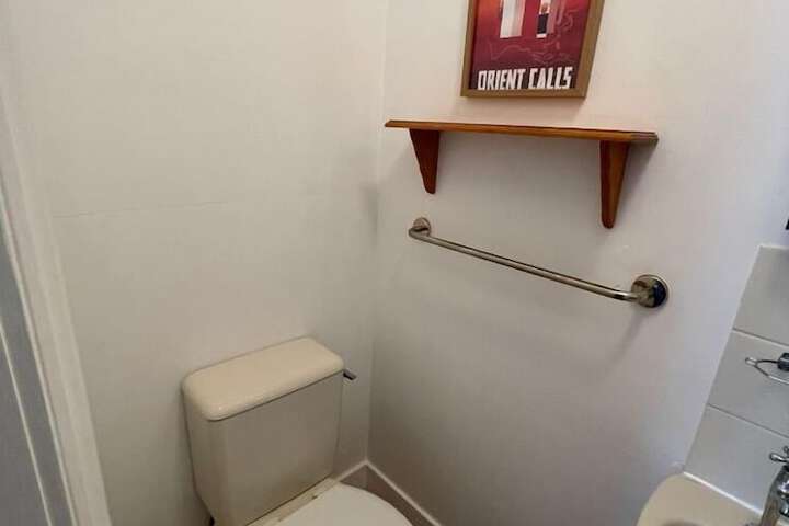 Room 46 of 74