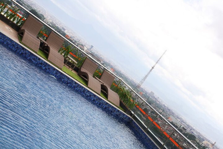 Hotel Pool