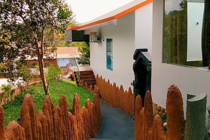Hotel Exterior 33 of 33