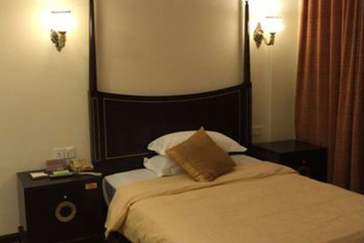 Room 15 of 31