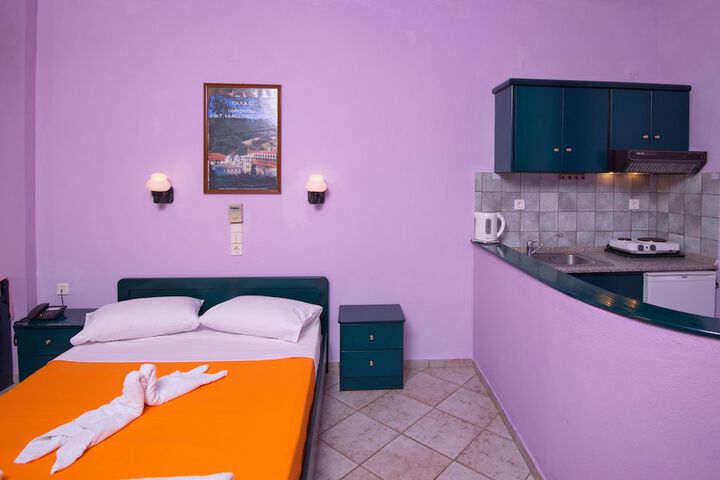 Room 8 of 49