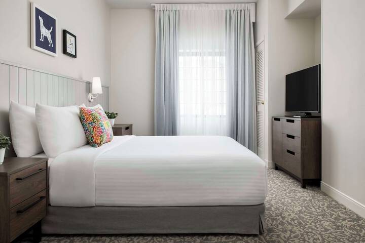 Room 15 of 32