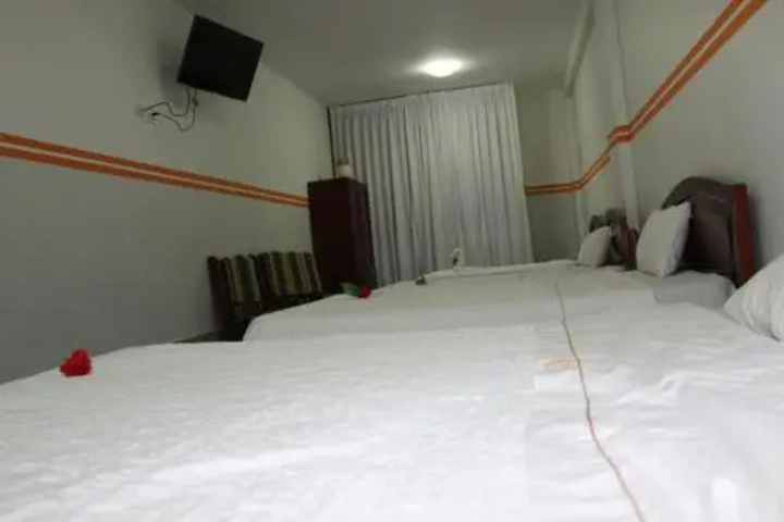 Room 3 of 8