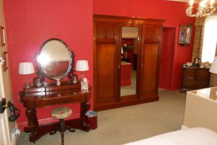 Room 15 of 17