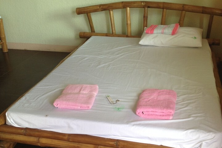 Room 6 of 70