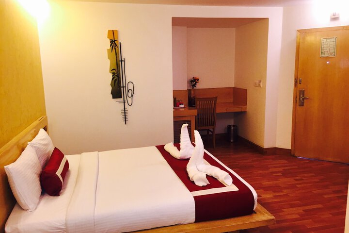 Room 8 of 32
