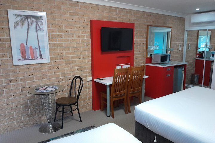 Room 14 of 37