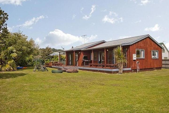 Castleview Getaway Matarangi - Matarangi Home