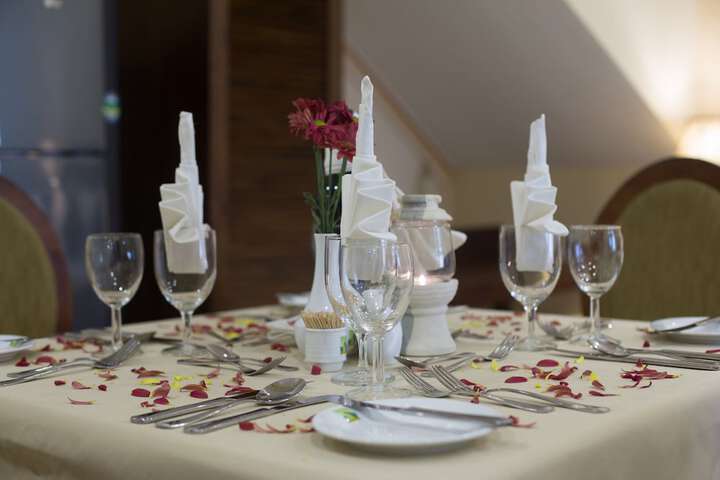 Dining 42 of 65