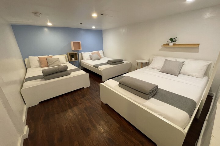 Room 34 of 236