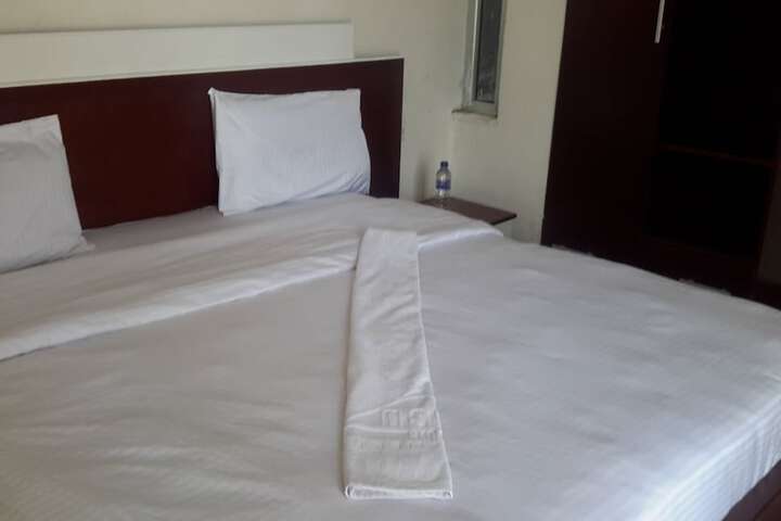 Room 28 of 36